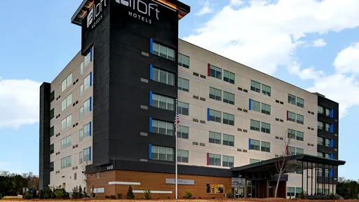 Una foto del exterior del hotel Aloft Mooresville
