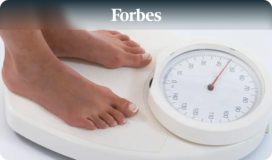 Mujer en una balanza